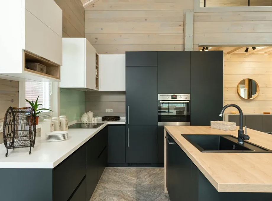 Extension de maison avec intégration d’une cuisine et de son coin repas, transformation de l’ancienne cuisine en salle d’eau - Notes de Styles Annecy